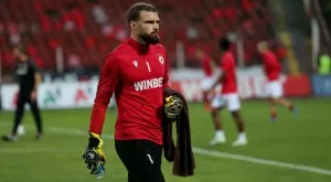 {{ otherArticle[0].article.title }}