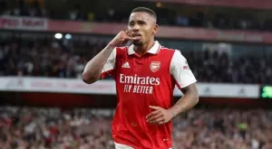 {{ otherArticle[0].article.title }}