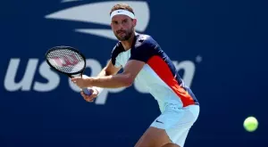 {{ otherArticle[0].article.title }}