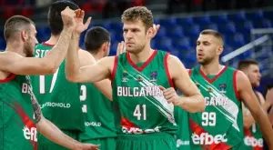 Александър Везенков разкри защо избра да защитава България и Олимпиакос