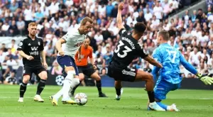 Тотнъм не се спъна във Фулъм и "диша във врата" на Арсенал