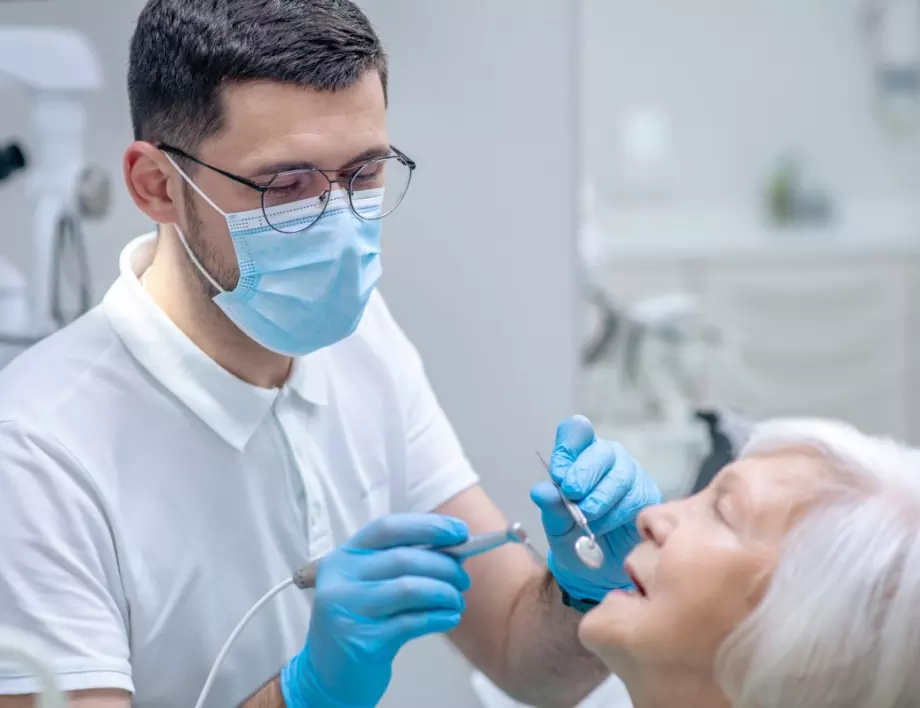 Зъболекар: Ще имате здрави зъби до 90-годишни, ако правите това всеки ден