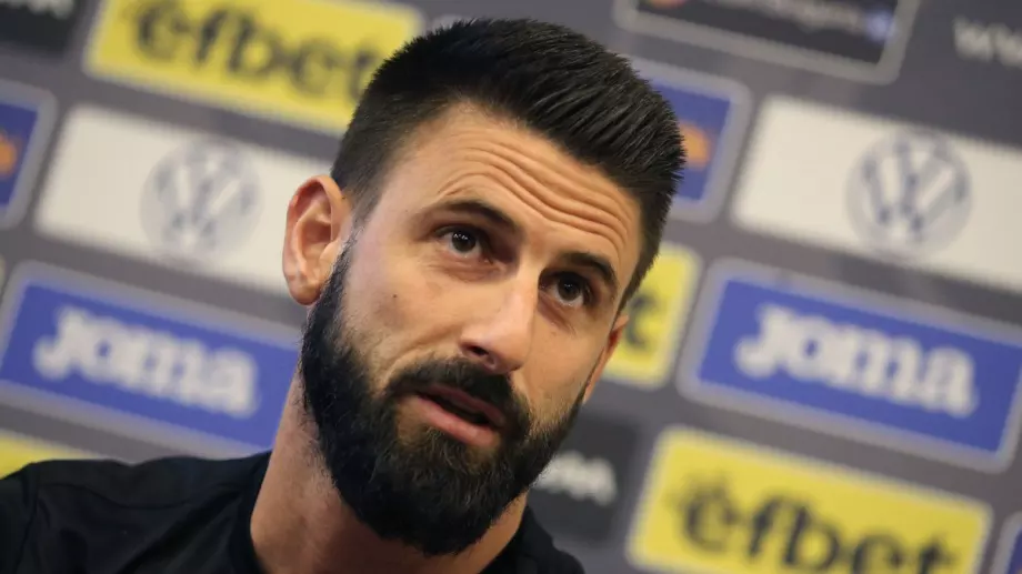 Димитър Илиев се закани обръсне брадата си, ако вкара 2 гола на Ботев 