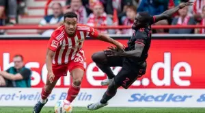 "Какво ли ще го сполети срещу Барса": Бранител на Байерн стана за смях в Бундеслигата (ВИДЕО)