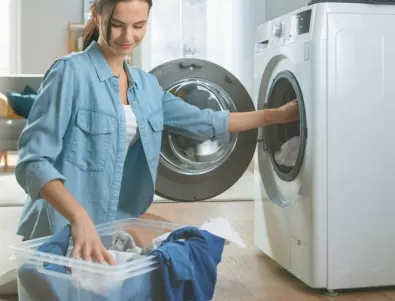 Най-грубите грешки, които допускаме при пране, заради които унищожаваме дрехите си