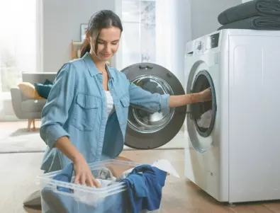 3 грешки при пране, заради които дрехите ви избледняват - спрете да ги правите