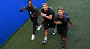 {{ otherArticle[0].article.title }}