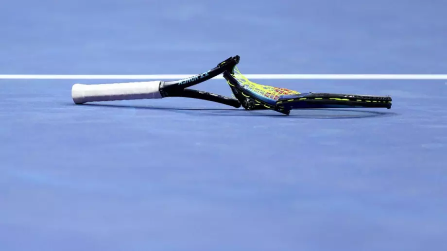 Спряха състезателните права на тенисиста Аарон Кортес за 15 години