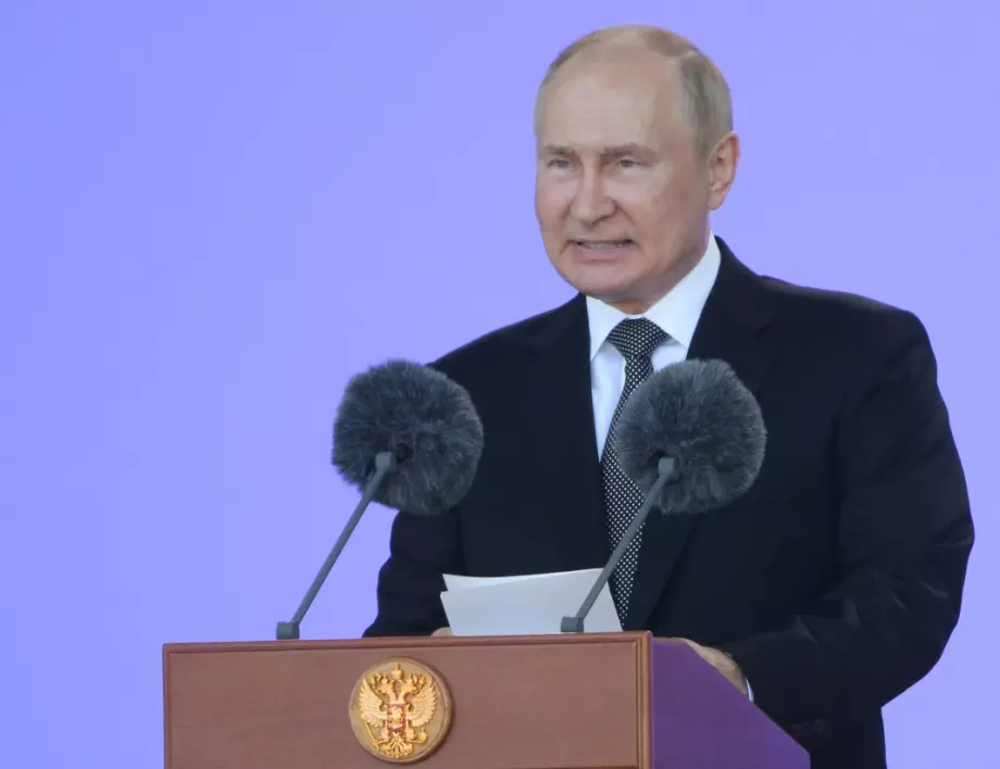 Руски общински съветници искат Путин да отговаря за държавна измяна