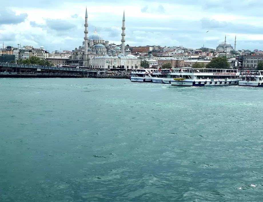 Турция инсталира успешно съоръжение за събиране на газ в Черно море 