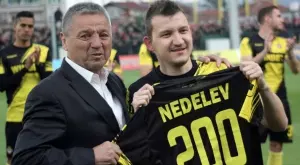 {{ otherArticle[0].article.title }}