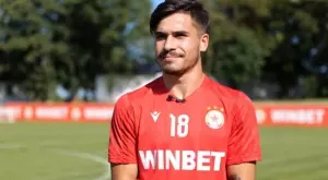 {{ otherArticle[0].article.title }}