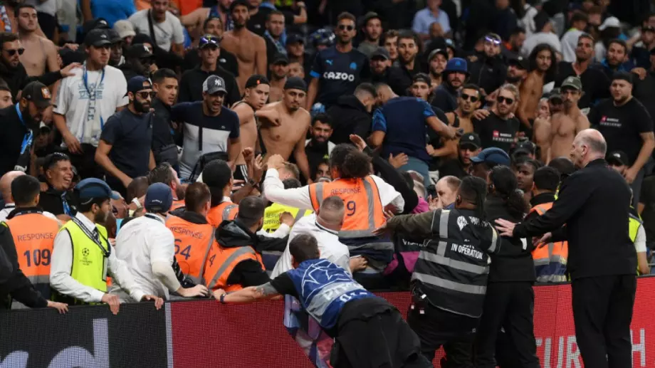 Ултраси на Марсилия премахнаха ЛГБТ флаг от стадиона на Тотнъм