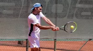 Трима българи излизат един срещу друг за място на финал на двойки в Пазарджик