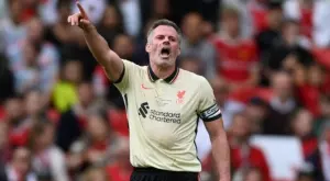 От екстаза до покрусата - ВИДЕО с емоциите на Карагър от Ливърпул - Реал стана хит в мрежата