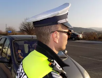 Почерпен шофьор се опита да избяга от полицията в Пловдив, но се блъсна в ограда