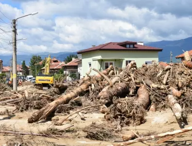 Безплатната дървесината от наводението в Карлово не е съвсем безплатна