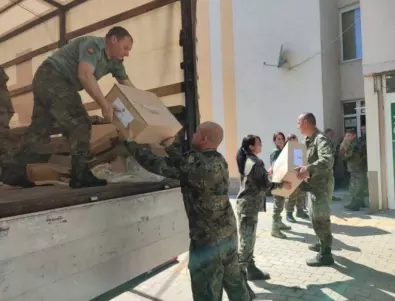 Военни отново в помощ на пострадалите в Карловско