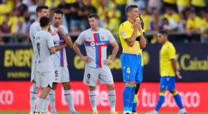 {{ otherArticle[0].article.title }}