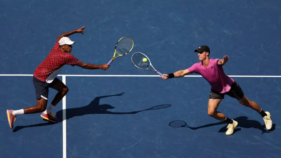 Джо Солсбъри и Раджийв Рам спечелиха титлата на двойки на US Open, записвайки любопитно постижение