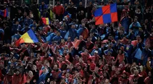 Ексцесии и куп български привърженици на голямото румънско дерби (ВИДЕО)