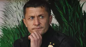 {{ otherArticle[0].article.title }}