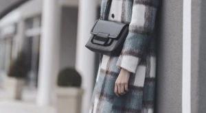 Вечерен виц: Колко струва това палто от норка?