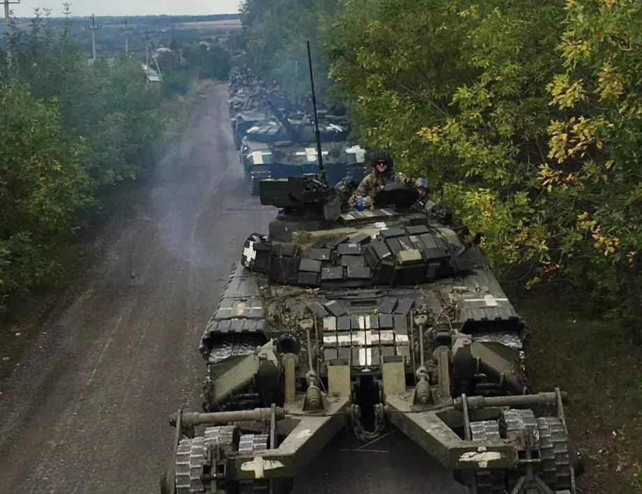 Руските сили бягат с награбеното на крадени коли от Харков и Луганск