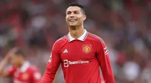 ВИДЕО: Куриоз! "Футболист" бе хоспитализиран, след като изимитира движението "SIUU" на Кристиано Роналдо