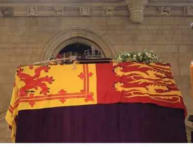 Папа Франциск няма да присъства на погребението на Елизабет II
