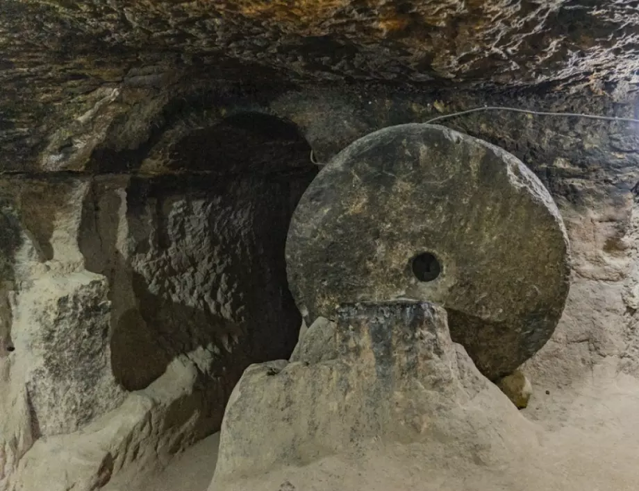 В Иран строители случайно откриха голям подземен град
