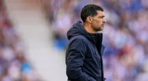 Атакуваха с камъни автомобила със семейството на треньора на Порто след загуба в Шампионска лига