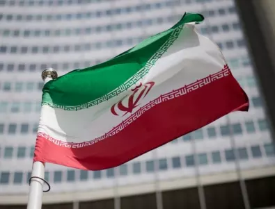 Иран екзекутира трима души, свързани с протестите