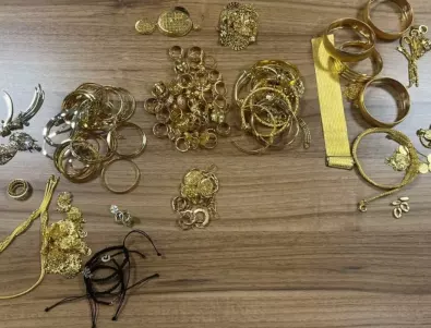 Контрабанда на златни бижута предотвратиха митничари на МП Капитан Андреево