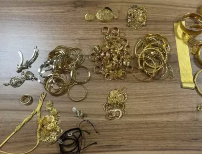 Контрабанда: Заловиха златни накити за 100 000 лв.