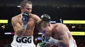 ВИДЕО: Шокиращият "край" на епичната трилогия между Алварес и Головкин