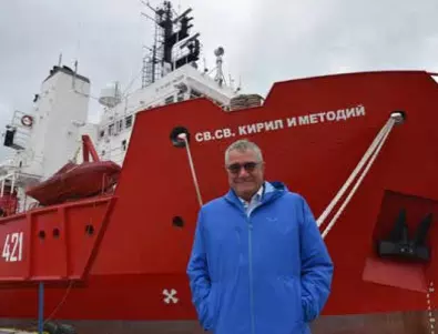Началникът на ВВМУ: Екипажът на кораба „Св.св. Кирил и Методий“ показа изключителен професионализъм