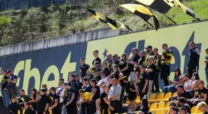 Миньор скочи на елитен рефер: Човек, който дерибейства и проваля мач след мач