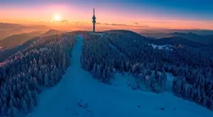 Нов модерен шестседалков лифт, възобновена южна зона и снежен детски парк ще зарадват туристите в Пампорово през този сезон