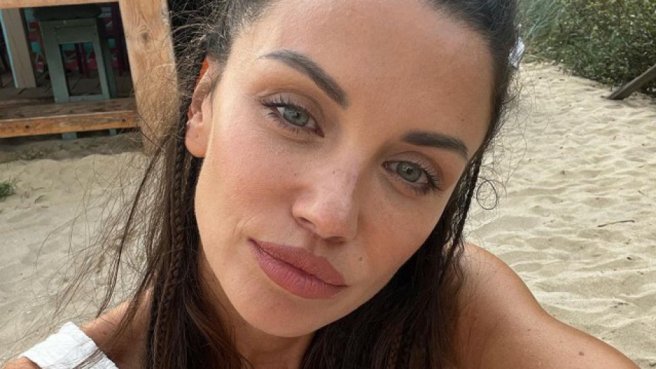 Диляна Попова посрещна рождения си ден на яхта (СНИМКИ)