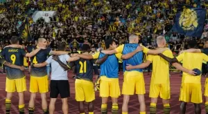 {{ otherArticle[0].article.title }}