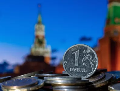 Руската рубла отново се свлича. Какво точно се случва?