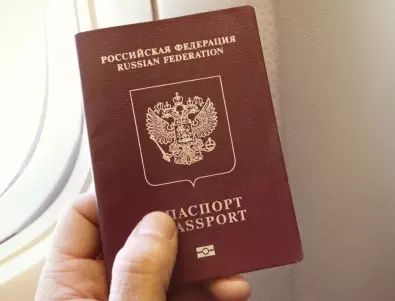 Руският паспорт тежи 21 грама – колкото човешката душа: Кремълската пропаганда с нови висоти