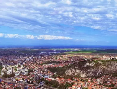 Кой е най-големият необластен град в България?