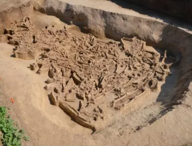 Откриха масов гроб с над 80 тела в Судан