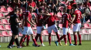 {{ otherArticle[0].article.title }}