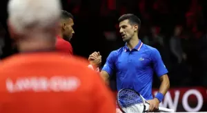 Оже-Алиасим срази Джокович и доближи Света на победа от триумф в Лондон