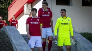 {{ otherArticle[0].article.title }}