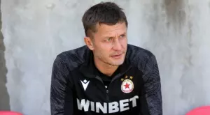 {{ otherArticle[0].article.title }}