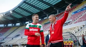 {{ otherArticle[0].article.title }}